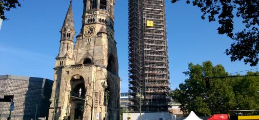 A sensitive, intricate approach was required in order to ensure the heritage-compatible restoration of the chapel and the façade of the Kaiser Wilhelm Memorial Church complex.