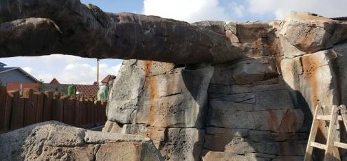 Oxal RM mortars from MC were used to reproduce natural-looking rock, stone and timber surfaces for the numerous intricate sculptures installed at the ENERGYLANDIA theme park.