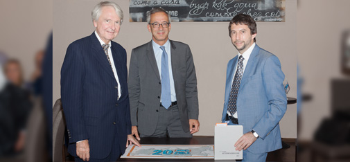 Gala Dinner for the 20th anniversary of MC Russia (from left to right): Dr.-Ing. Claus-Michael Müller, Managing Partner of MC-Bauchemie, Hubert Perrin de Brichambaut, Regional Manager at MC, and Alexander Mondrus, Managing Director of MC Russia, complete the puzzle depicting the company’s anniversary at the gala dinner held in Moskau in autumn 2016.